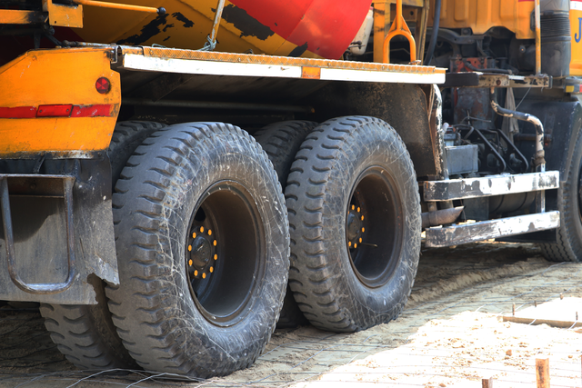 Large truck tyres